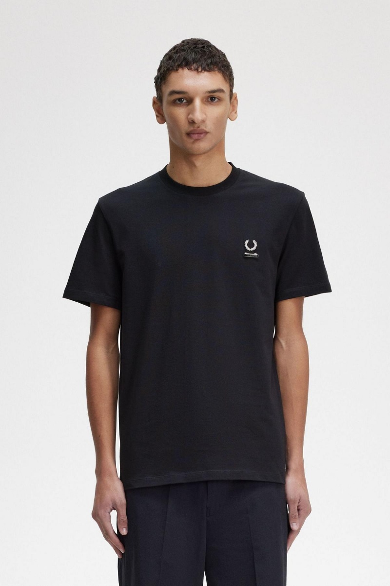 Black Fred Perry Enamel Pin Men\'s T Shirts | CAXBR28092