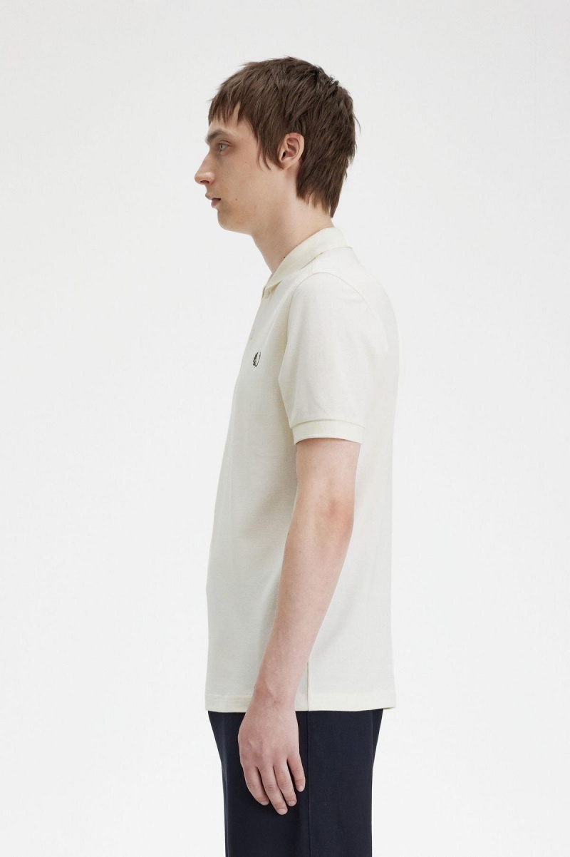 Ecru / Night Green Fred Perry M6000 Men's Polo Shirts | UCATG27893