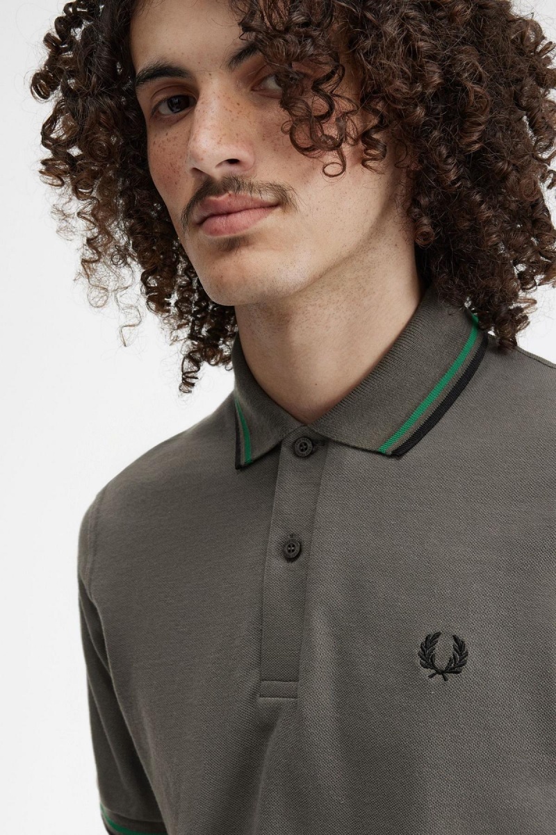 Field Green / Fred Perry Green / Black Fred Perry M12 Men's Polo Shirts | ECAVG43375