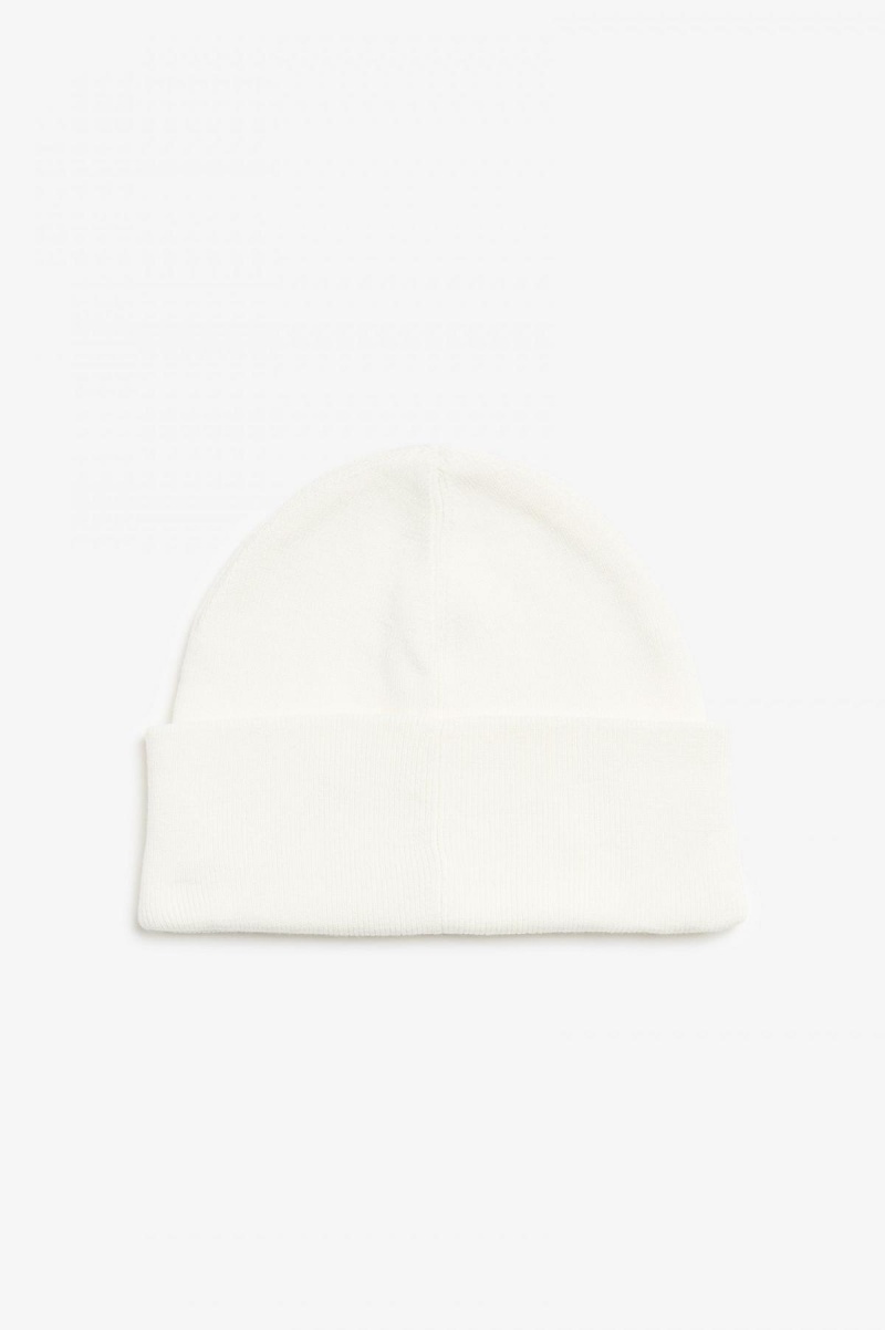 Snow White Fred Perry Graphic Accessories Beanie | ACADF37445